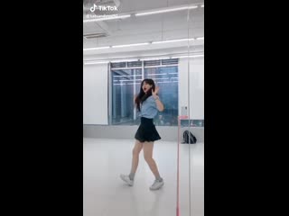 dancing japanese girl from tiktok